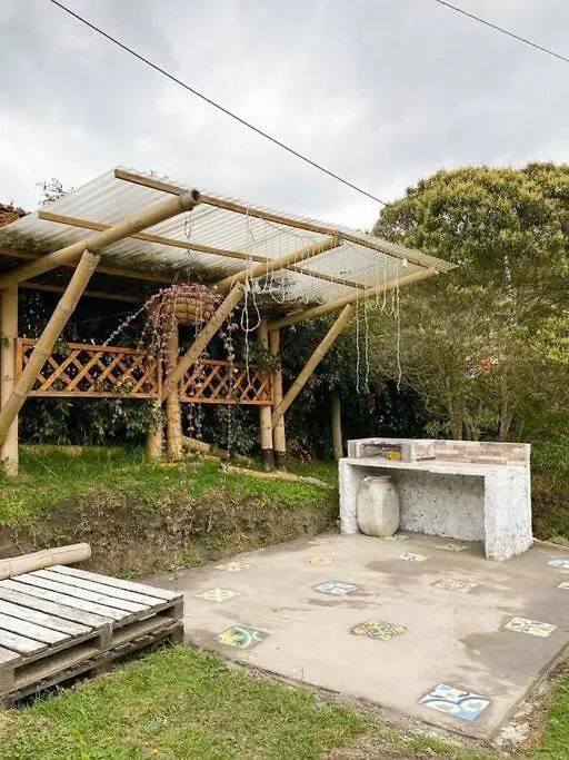 Santa Elena. Refugio De Luz Villa Medellín